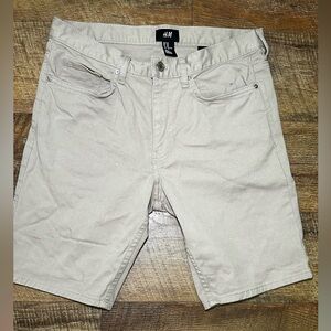NWOT H&M woman’s Khaki Mid Rise Jorts size 28 shorts